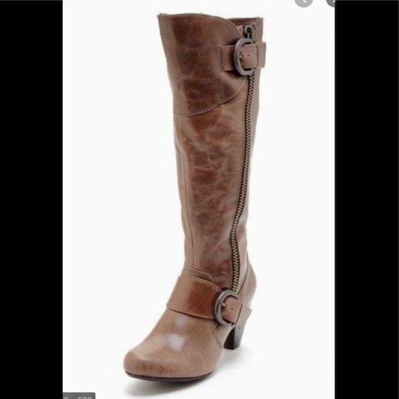 Born Delphini boots size 9.5 - Picture 1 of 6